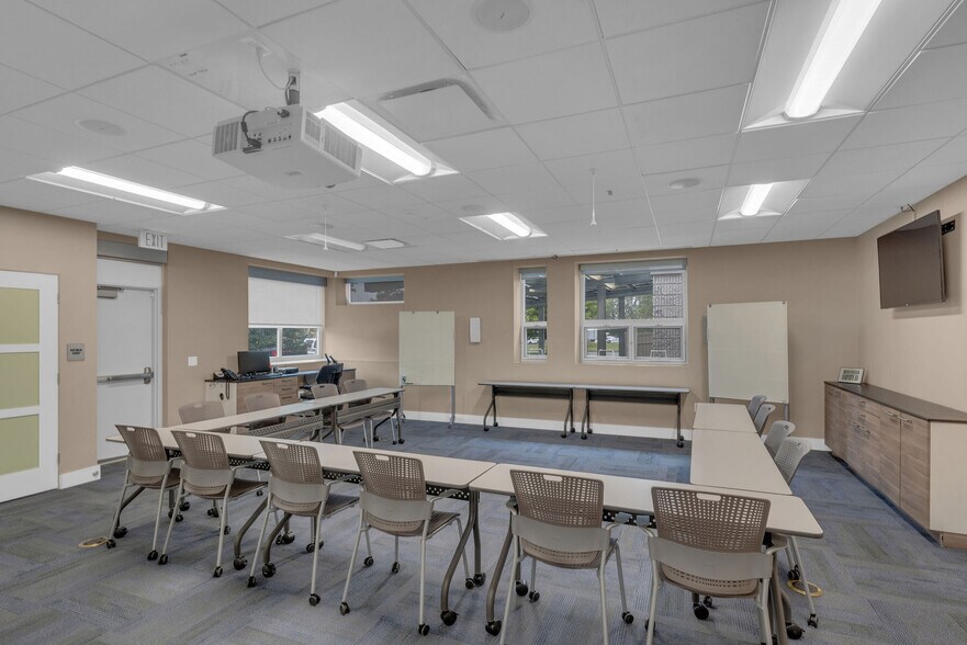 More Photos Of 100 Gaither Dr, Mount Laurel Medical For Lease