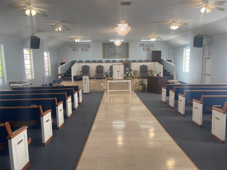 More Photos Of 3318 Navaro St, Dallas Religious Facility For Sale