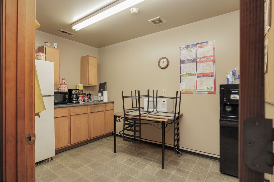 More Photos Of 801 Woodsdale Rd, Elwood Warehouse For Sale