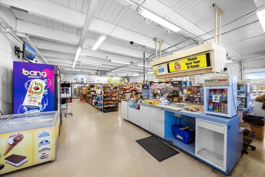 More Photos Of 4432 Carnes Rd, Roseburg Convenience Store For Sale