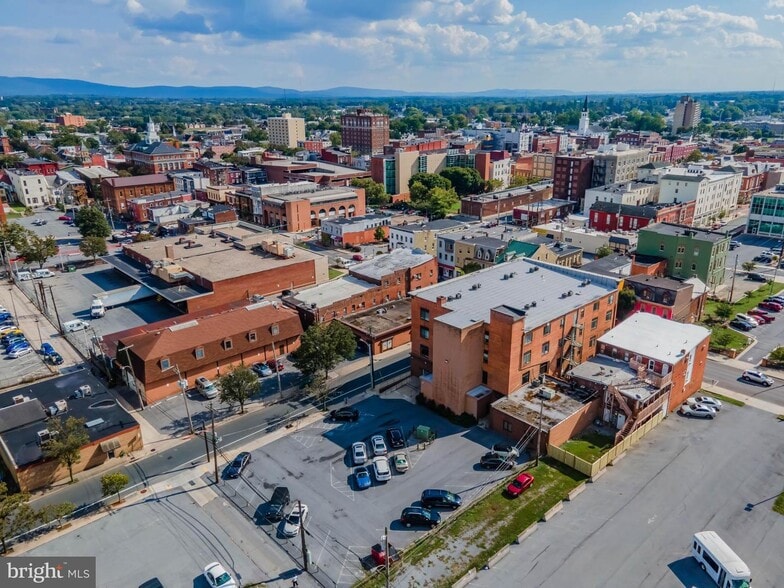 More Photos Of 100 W Franklin St, Hagerstown Office Residential For Lease