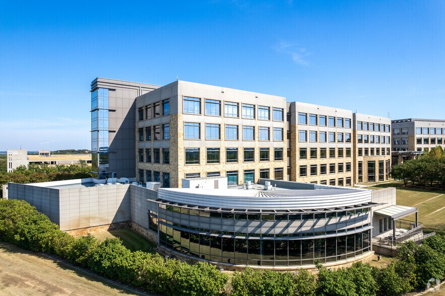 More Photos Of 3120 Sabre Dr, Southlake Office For Lease