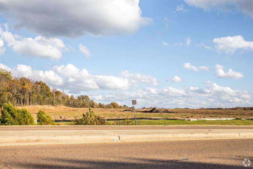 More Photos Of 0 Cockrum Rd, Olive Branch Storefront For Sale