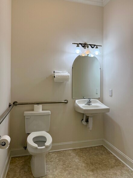 More Photos Of 2774 Electric Rd, Roanoke Medical For Lease