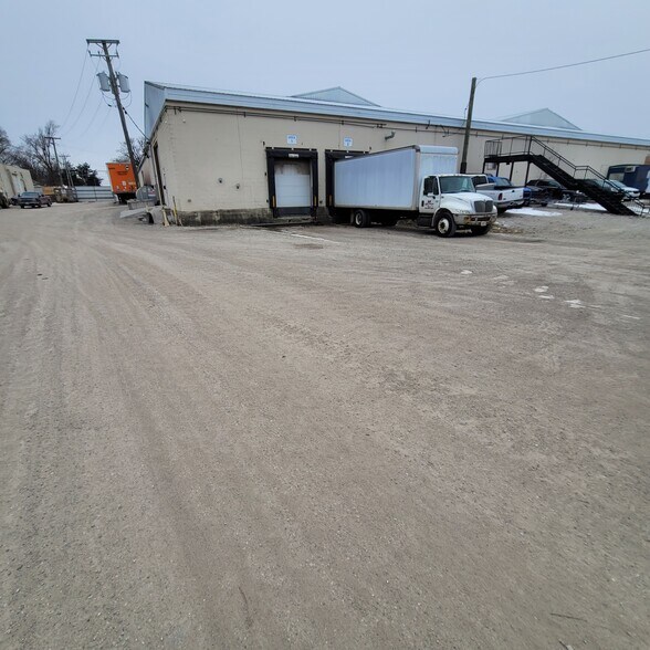 More Photos Of 807 4th Ave, Joliet Warehouse For Lease