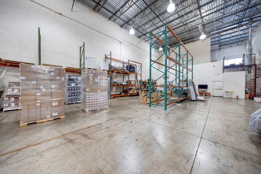 More Photos Of 3301-3389 NW 97th Ave, Miami Warehouse For Lease