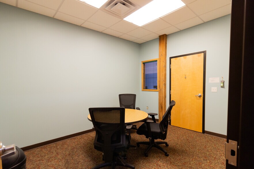 More Photos Of 1213 Center St, Lansing Medical For Sale