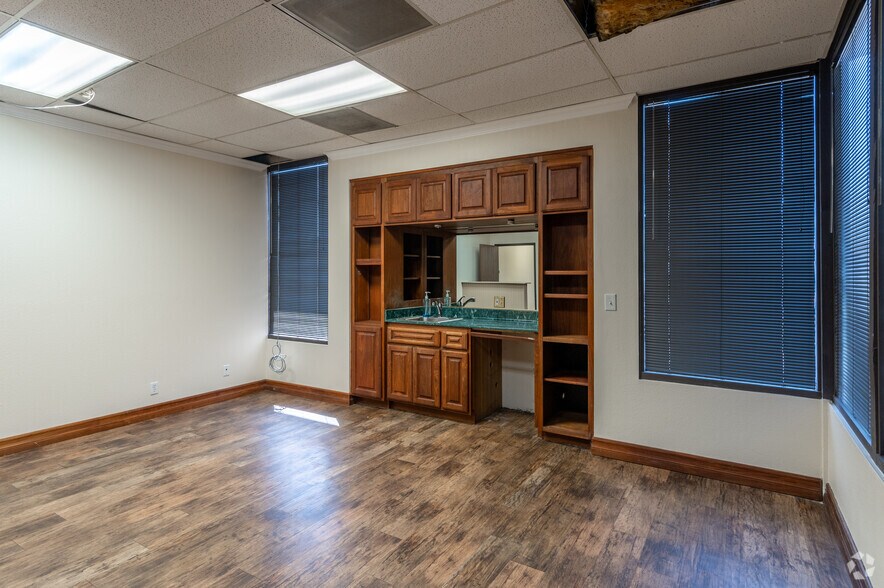More Photos Of 171 S Anita Dr, Orange Medical For Lease