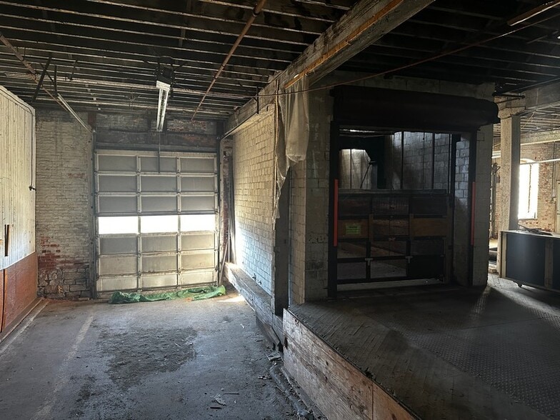 More Photos Of 100 S Clinton St, Dayton Distribution For Sale