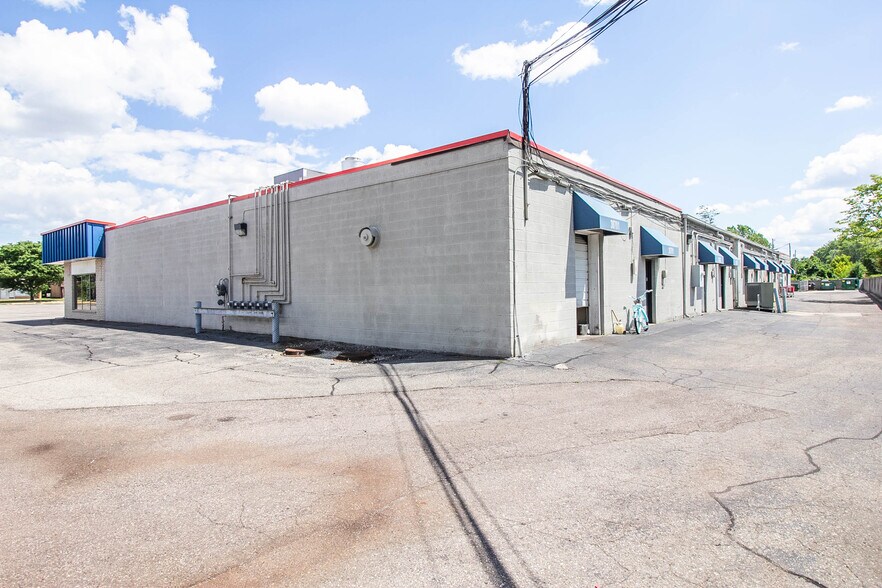 More Photos Of 30547-30701 Dequindre Rd, Madison Heights General Retail For Sale