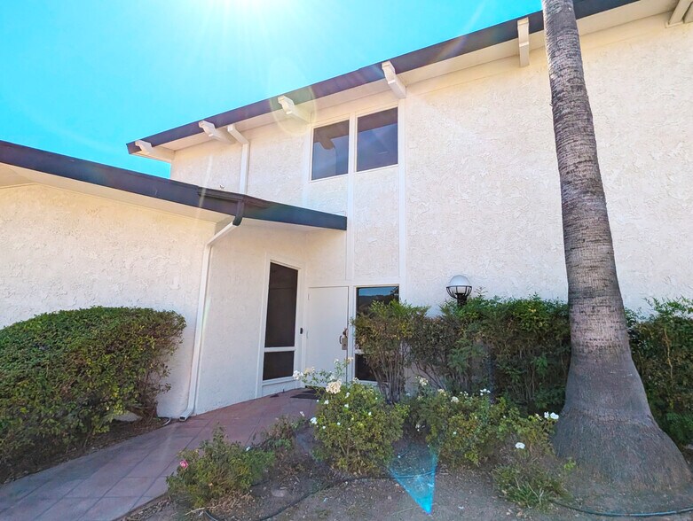 More Photos Of 302 El Paseo Rd, Ojai Office For Lease