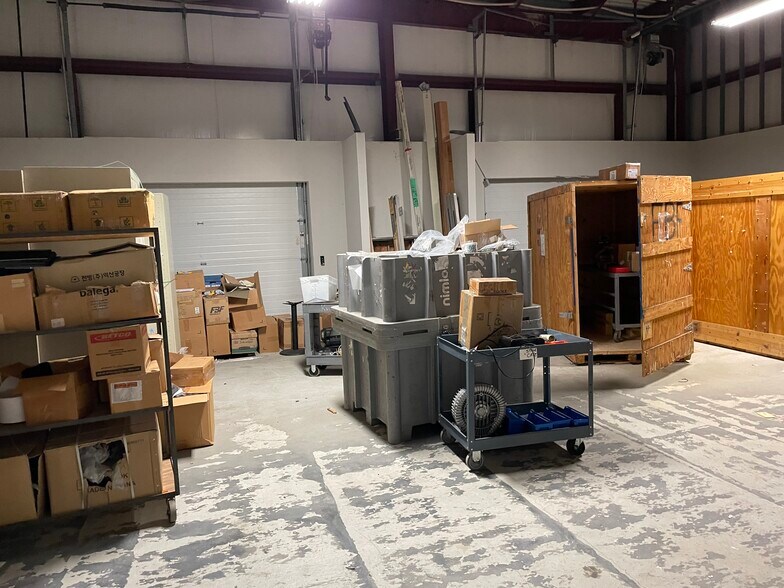 More Photos Of 1201 S Ohio St, Martinsville Distribution For Sale