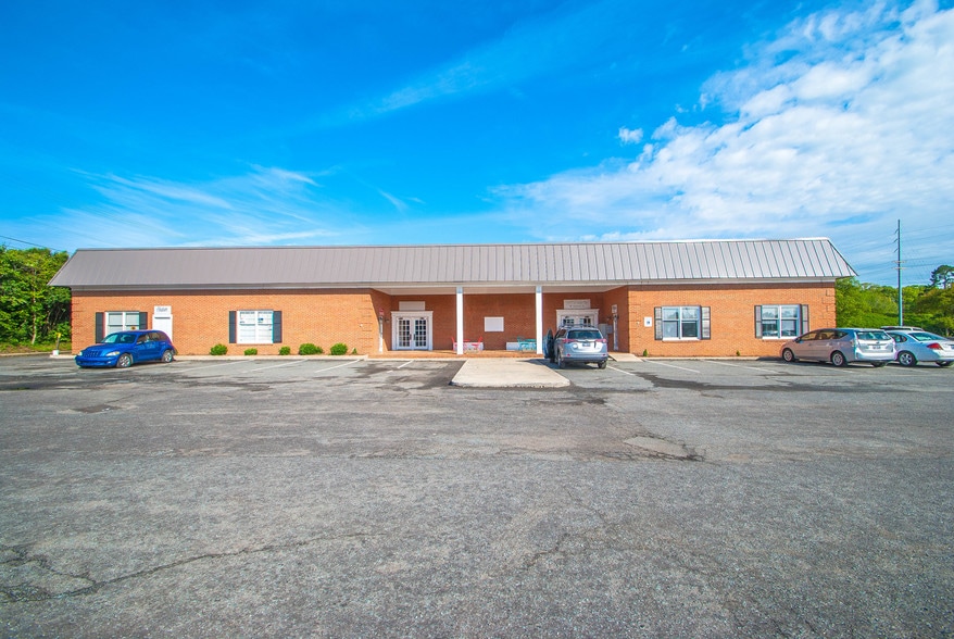 Primary Photo Of 1617 W Roosevelt Blvd, Monroe Flex For Sale