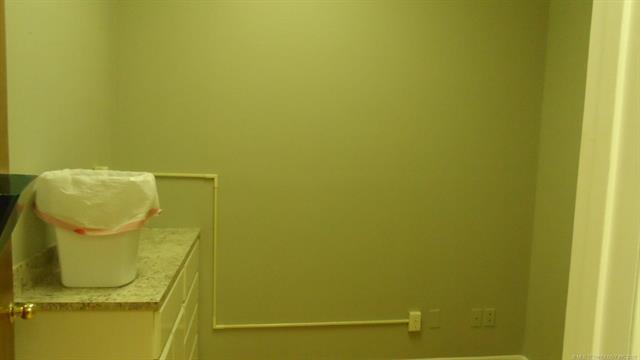 More Photos Of 1650 S Main St, Mcalester Freestanding For Sale