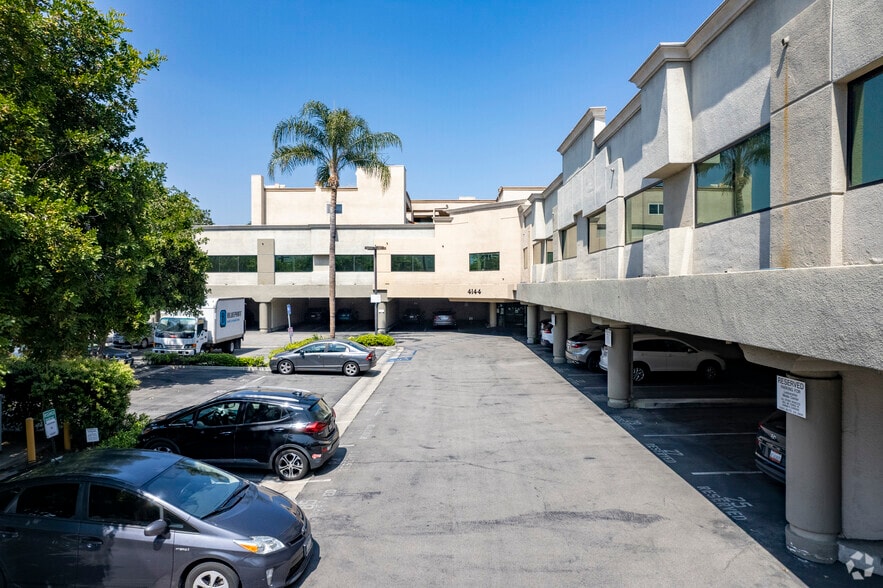 More Photos Of 4142 Lankershim Blvd, North Hollywood Unknown For Lease