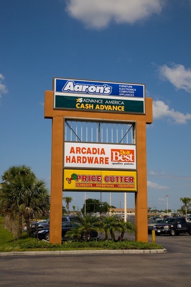 More Photos Of 1737 E Oak St, Arcadia Unknown For Lease