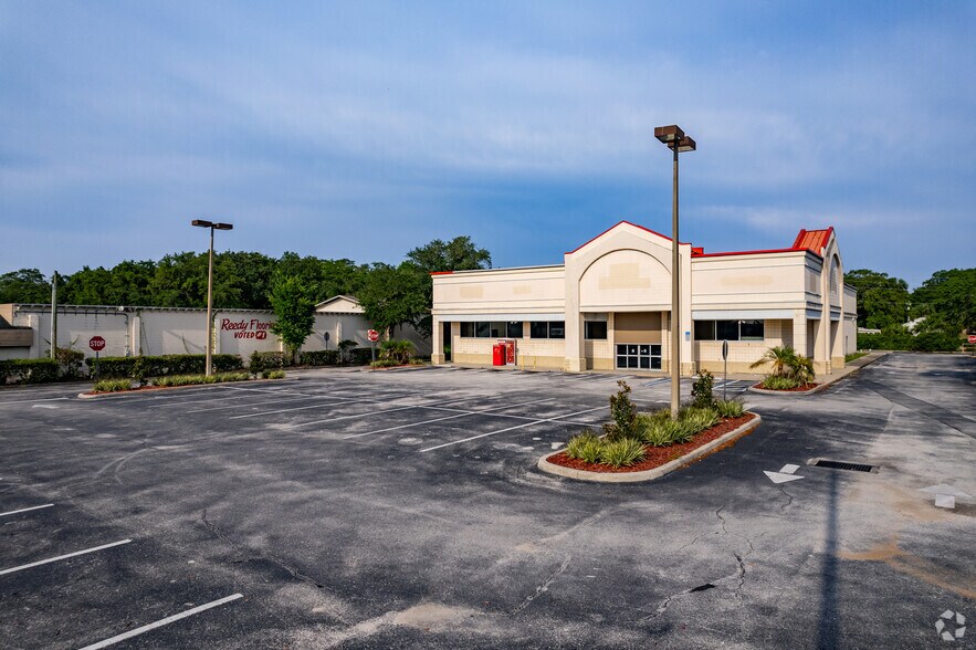 More Photos Of 1235 N 14th St, Leesburg Drugstore For Sale