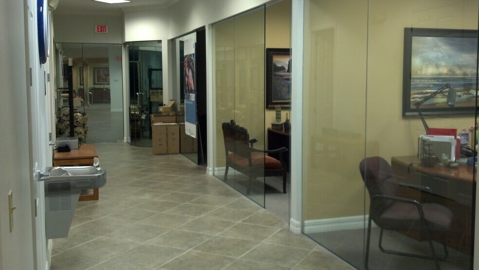 More Photos Of 740 Commerce Dr, Venice Warehouse For Sale