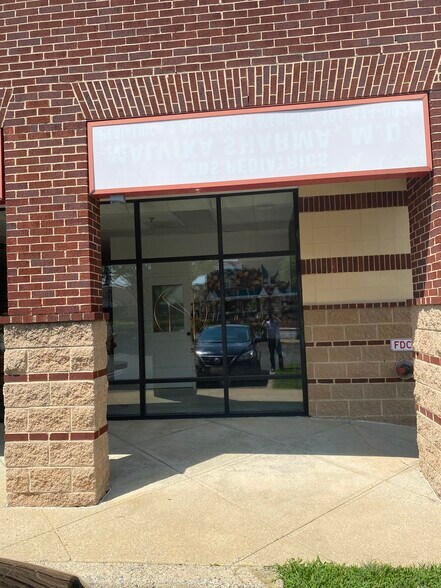More Photos Of 9899 Main St, Damascus Storefront Retail Office For Lease