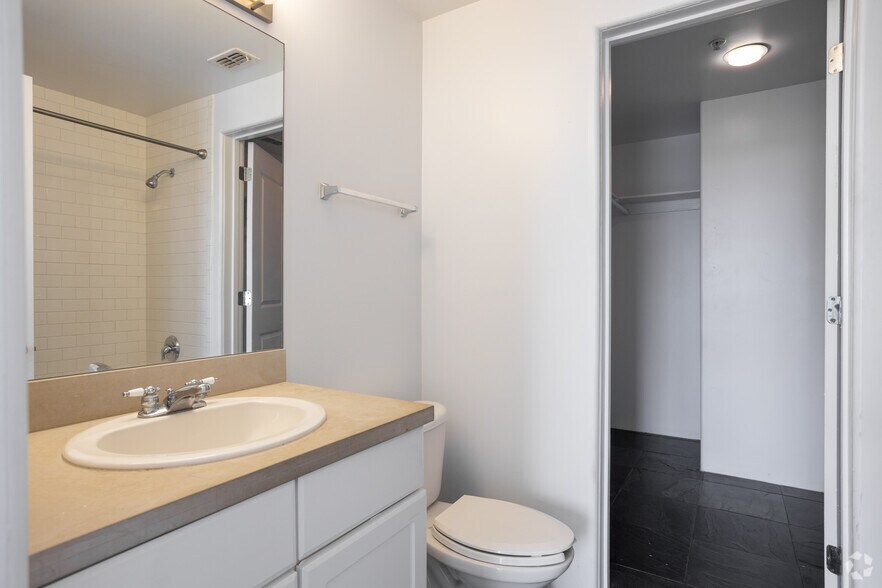 More Photos Of 433 W New England Ave, Winter Park Apartments For Lease