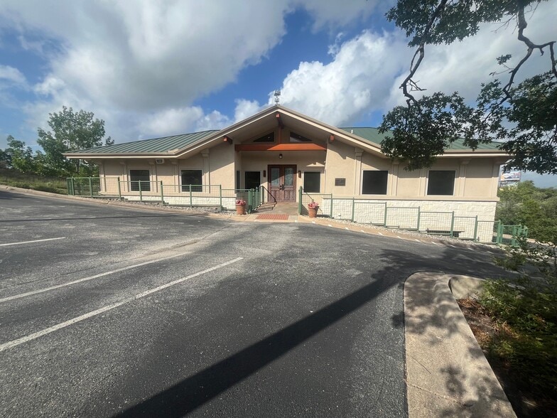 More Photos Of 20500 Fm 1431, Lago Vista Loft Creative Space For Lease