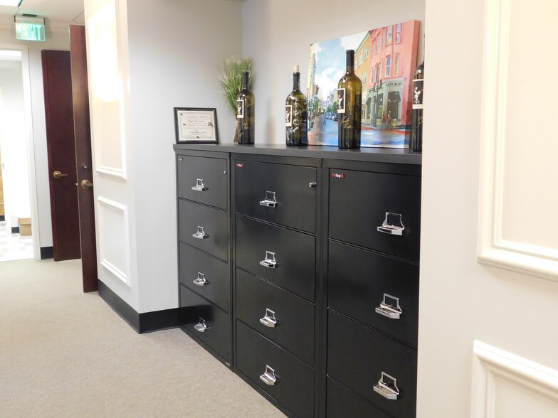 More Photos Of 211 King St, Charleston Office For Lease