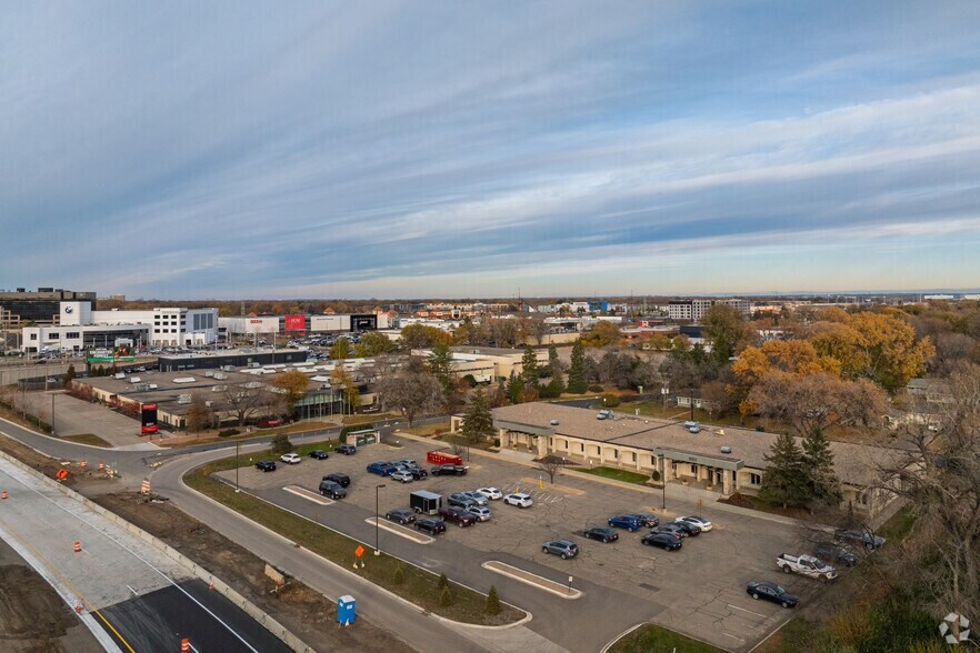 More Photos Of 8053 E Bloomington Fwy, Bloomington Office For Sale