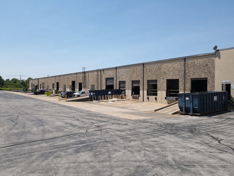 More Photos Of 4130-4150 Will Rogers Pky, Oklahoma City Warehouse For Lease
