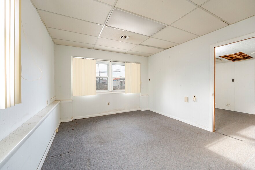 More Photos Of 98 New Rd, Somers Point Showroom For Sale
