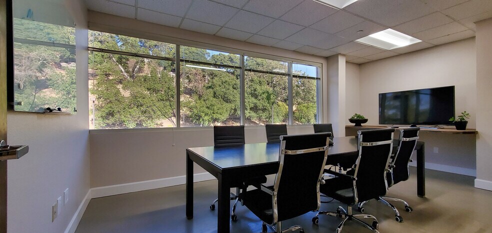 More Photos Of 7200 Redwood Blvd, Novato Office For Lease