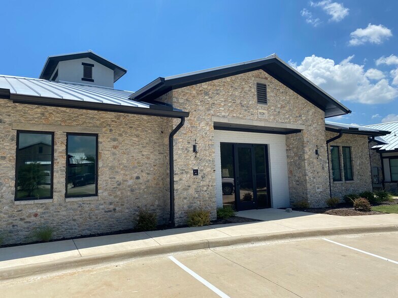 More Photos Of 1120 N Kimball Ave, Southlake Medical For Lease