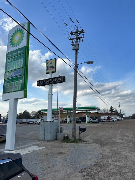 More Photos Of 6594 Church Ave, Potts Camp Convenience Store For Sale