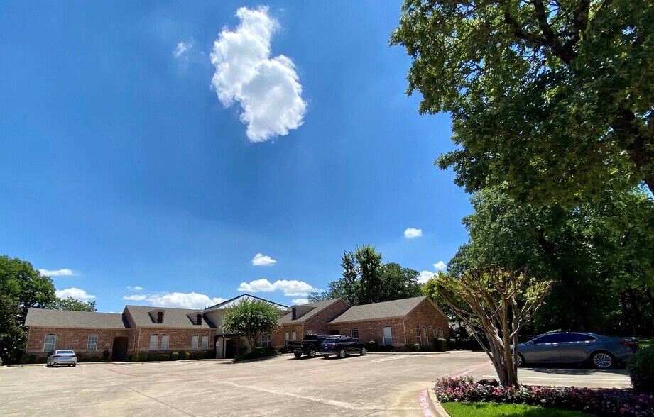 More Photos Of 325 Miron Dr, Southlake Medical For Lease