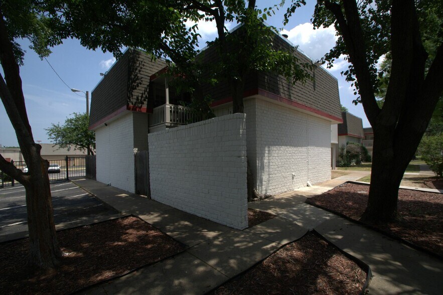More Photos Of 3218 S 93rd East Ave, Tulsa Apartments For Sale