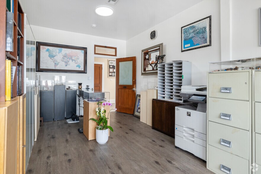 More Photos Of 4109-4117 W Pico Blvd, Los Angeles Office For Sale
