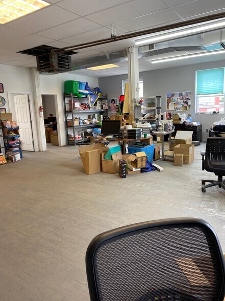 More Photos Of 413 Florence Ave, Hillside Warehouse For Lease