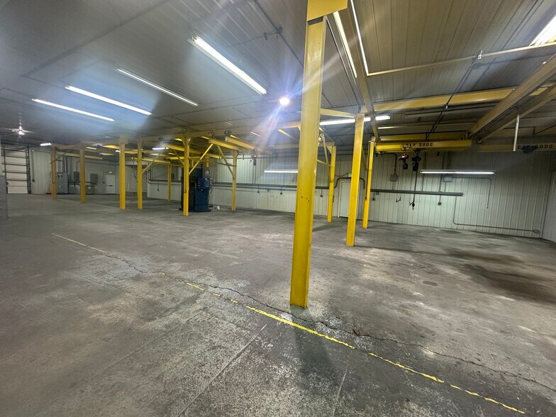 More Photos Of 636 S East St, Mount Carroll Warehouse For Sale