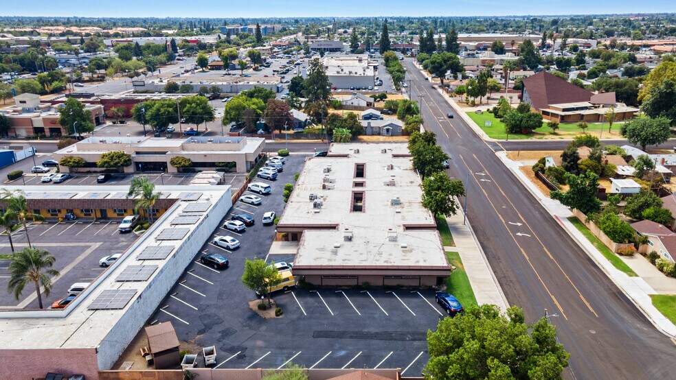 More Photos Of 1629 Pollasky Ave, Clovis Office For Sale