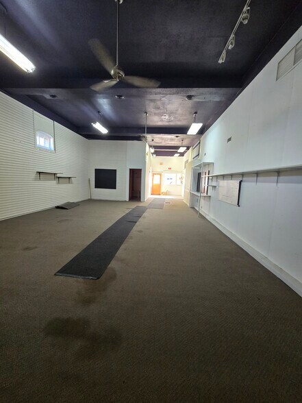 More Photos Of 75 Manitoba St, Bracebridge General Retail For Sale