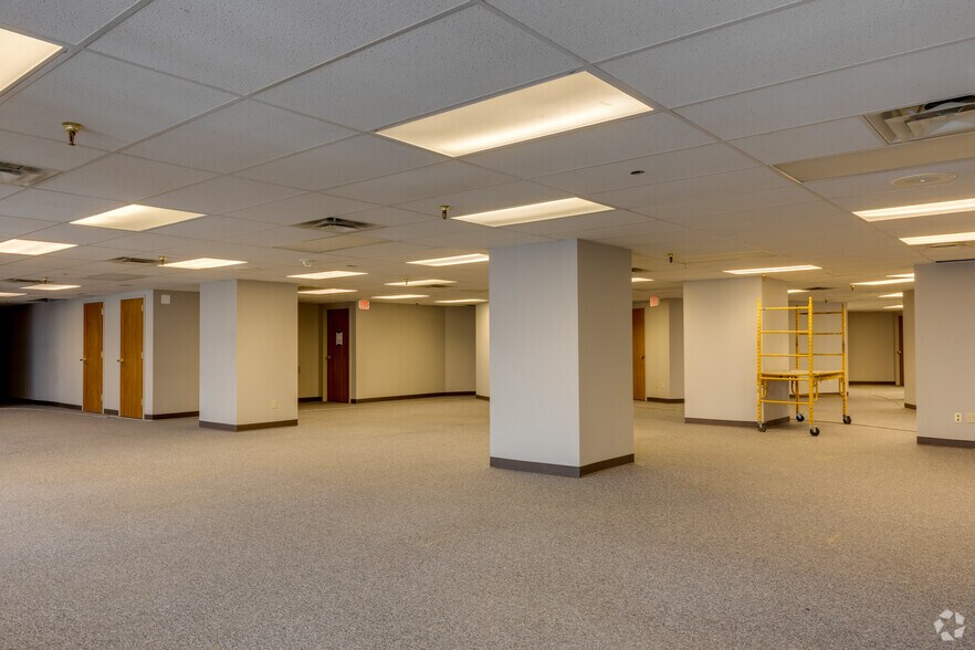 Photo of 17th Floor Ste 60-1700