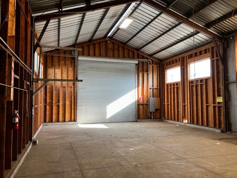 More Photos Of 220-222 Kentucky St, Bakersfield Warehouse For Lease