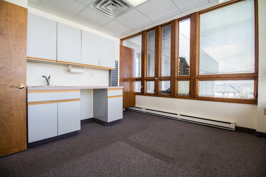 More Photos Of 10 Winthrop St, Worcester Medical For Lease