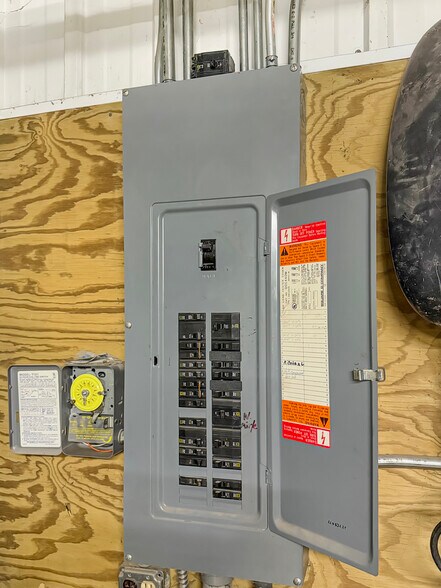 More Photos Of 2326 N Main St, Osceola Auto Repair For Sale