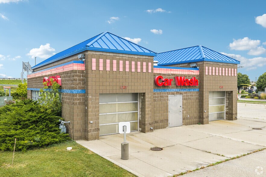 More Photos Of 3632 S Taylor Dr, Sheboygan Carwash For Sale