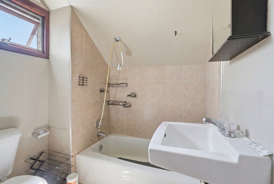 More Photos Of 389 Maple St, Saint Paul Apartments For Sale