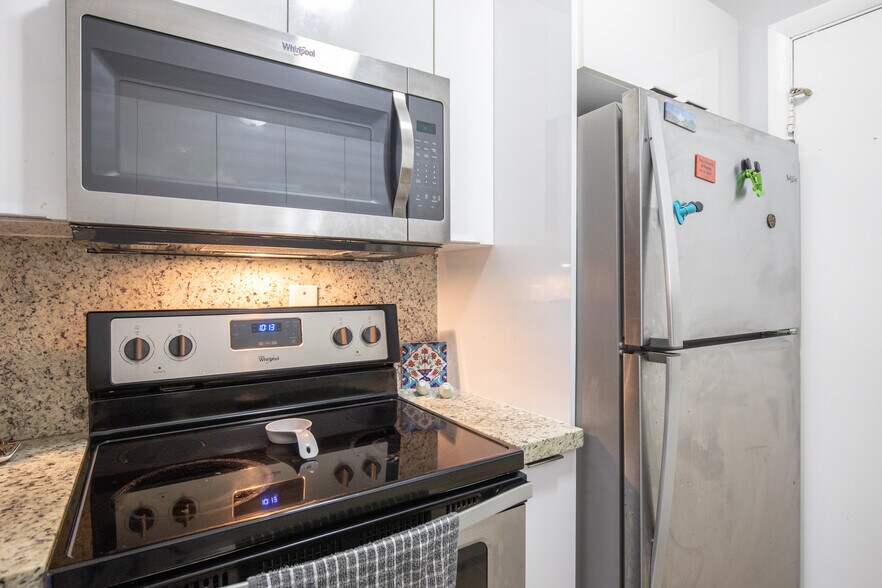 More Photos Of 13201 Memorial Hwy, North Miami Apartments For Sale