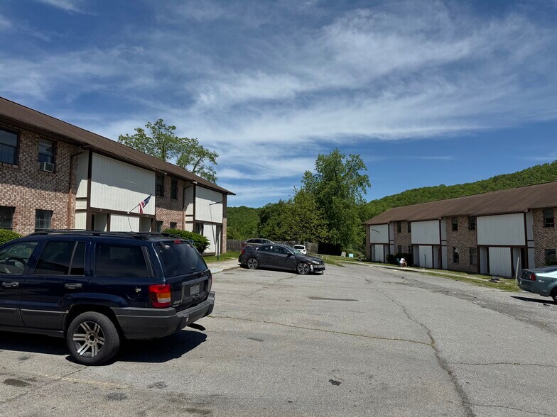 More Photos Of 237 Sherrad St, Marlinton Apartments For Sale