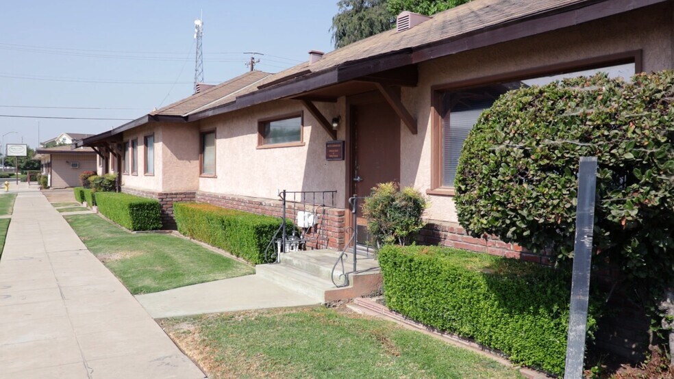 More Photos Of 403 N L St, Dinuba Medical For Lease