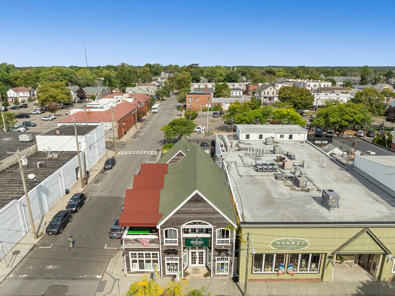 More Photos Of 48 Front St, Greenport Restaurant For Sale