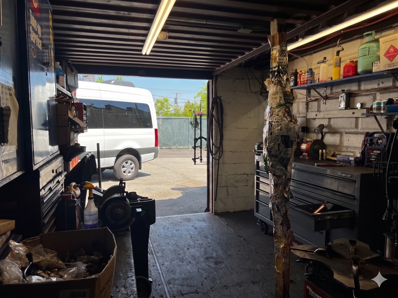 More Photos Of 4585 Amboy Rd, Staten Island Auto Repair For Sale